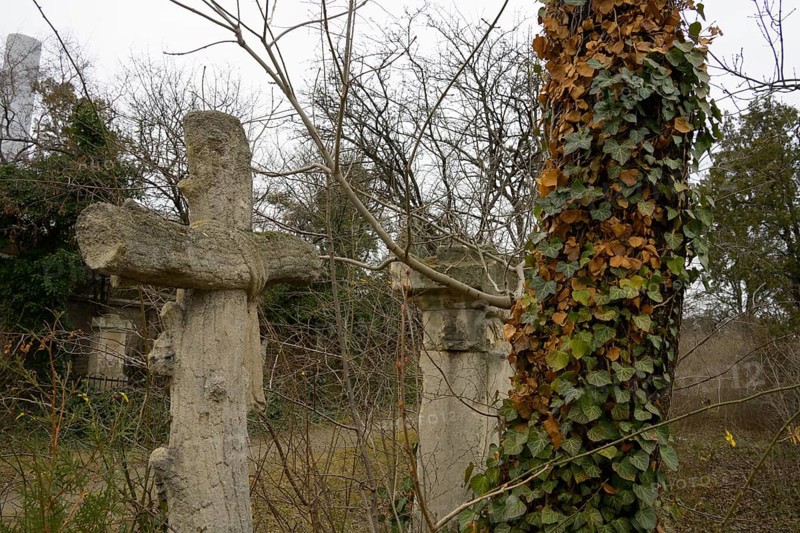 Sankt Marx Cemetery, old graves, Vienna