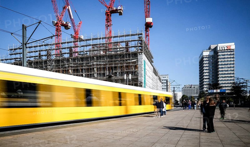 Tram at Alexanderplatz, in the background construction of a high-rise building, Berlin, 27.09.2025, Berlin, Berlin, Germany