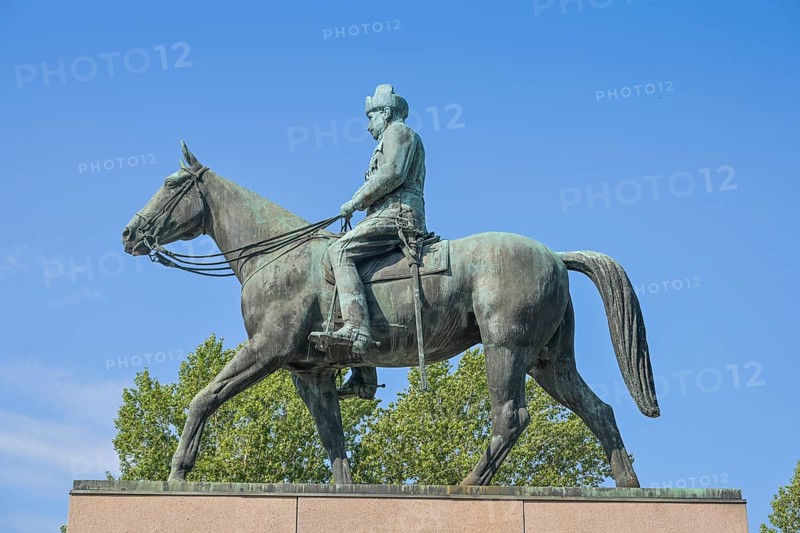 Equestrian monument to Carl Gustaf Emil Mannerheim, Mannerheimintie, Helsinki, Finland