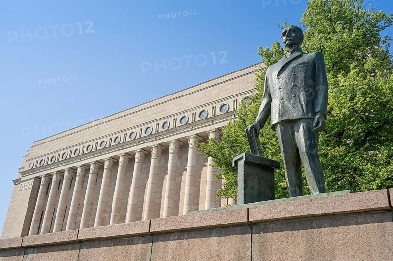 Sculpture Kaarlo Juho Stahlberg, National Parliament, Eduskuntatalo Parliament Building, Mannerheimintie, Helsinki, Finland