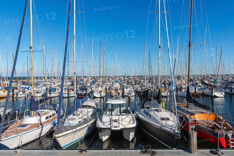 Olympic harbour Schilksee, Olympic Games 1972, sailing yachts at the jetty, ship masts, sunshine, blue sky, Baltic Sea, Bay of Kiel, Kiel Sailing City, Schleswig-Holstein, Germany