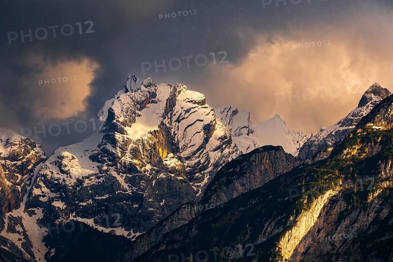 Atmospheric detailed view of the Sorapis mountain group in the evening light, Punta Sorapiss, Dolomites, South Tyrol, Italy