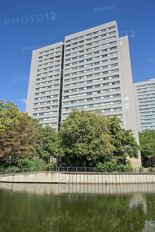 Residential building, high-rise building, Fischerinsel, Spreekanal, Mitte, Berlin, Germany