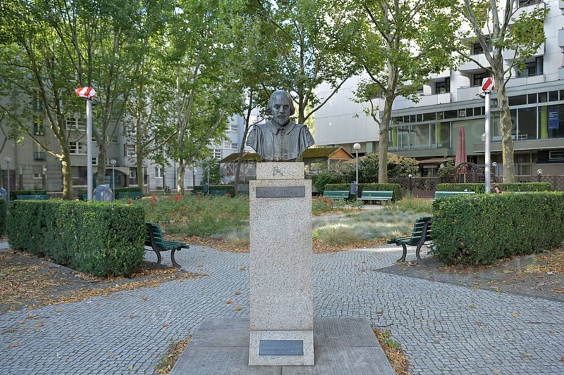 Bust of William Shakespeare, Krumme Straße, Shakespeareplatz, Charlottenburg, Charlottenburg-Wilmersdorf, Berlin, Germany