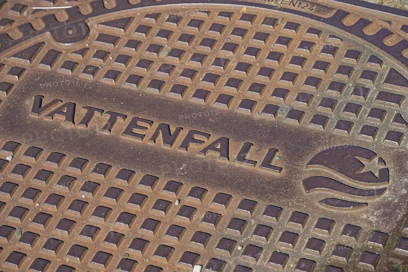 Logo Vattenfall, manhole cover, Berlin, Germany