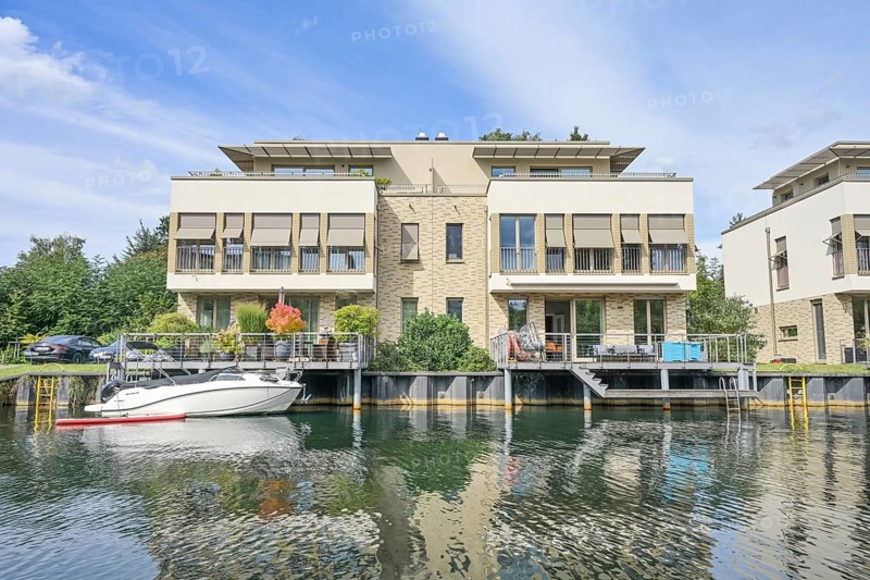 Residential buildings on Humboldt Island, Tegel harbour, Tegel, Reinickendorf, Berlin, Germany