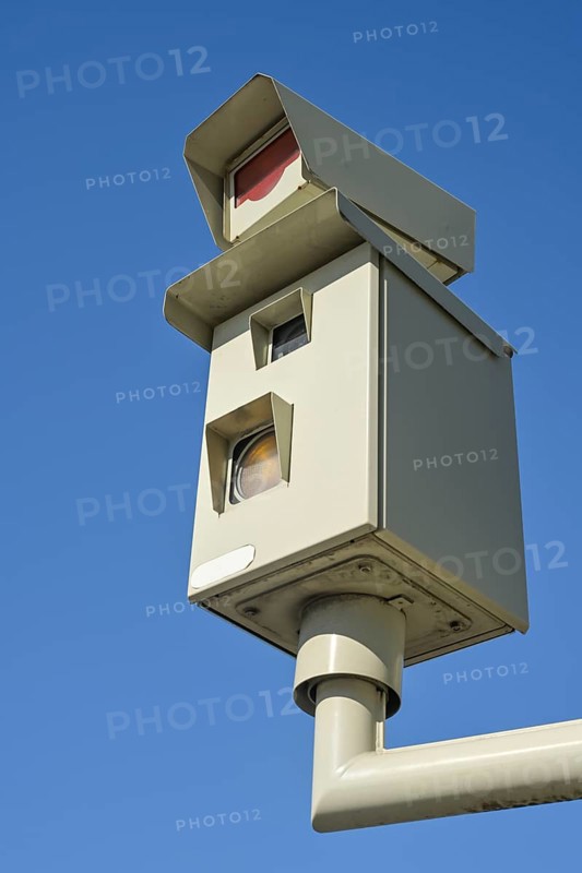 Speed camera, speed camera box, Reichpietschufer, Tiergarten, Mitte, Berlin, Germany