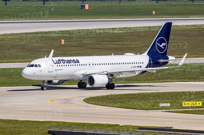 A Lufthansa Airbus A320 aircraft with the registration D-AIZP at Munich Airport, Germany