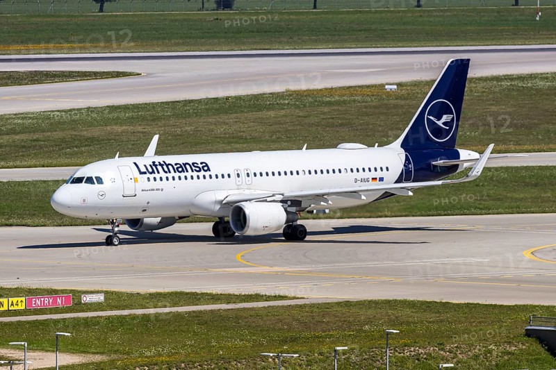 A Lufthansa Airbus A320 aircraft with the registration D-AIUG at Munich Airport, Germany
