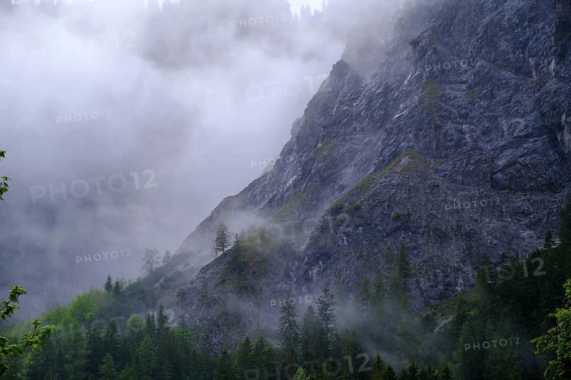 Fog, rain clouds between rocks, Gramai Alm, Karwendel, near Pertisau, Tyrol, Austria