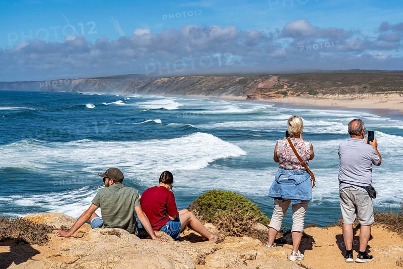 Viewpoint at Praia da Bordeira beach, near Carrapateira, popular with surfers, wave riders, rocky coast, steep coast in the south-west of the Algarve, Portugal