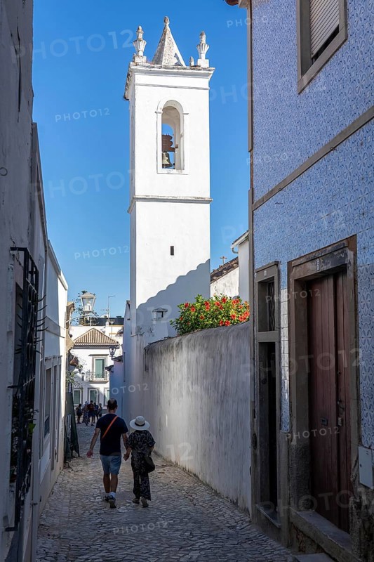 Old town alleys, Rua Galeria, Church Igreja da Misericórdia, Church of Mercy, Church Art Museum, in Tavira, in the Algarve, Portugal