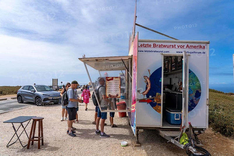 Snack bar, last sausage in front of America, at the Cabo de São Vicente lighthouse, at the Cape Cabo de São Vicente, south-west tip of the European mainland, rocky coast, steep coast in the south-west of the Algarve, Portugal