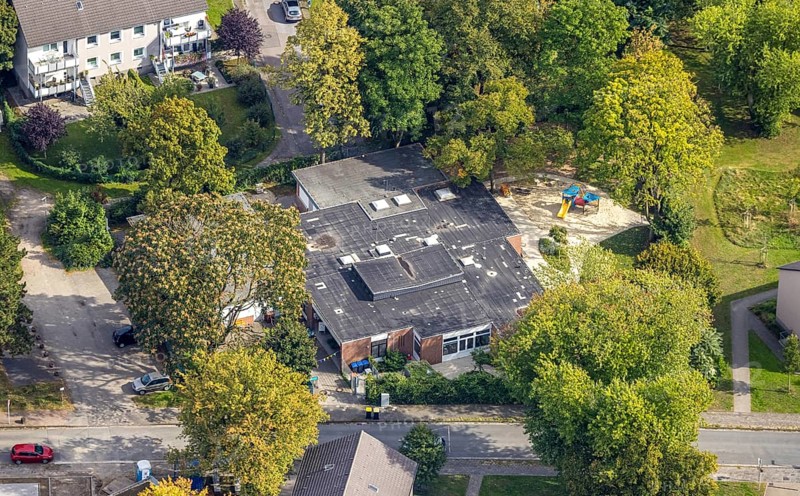 Aerial photo, evang. kindergarten Kita Lohberg, Lohberg, Dinslaken, Ruhr area, North Rhine-Westphalia, Germany, DE, Europe, Hanseatic city, kindergarten, day-care centre, day-care centre, day-care centre, aerial photography, aerial photography, Lower Rhine, overview, bird's-eye view, overview