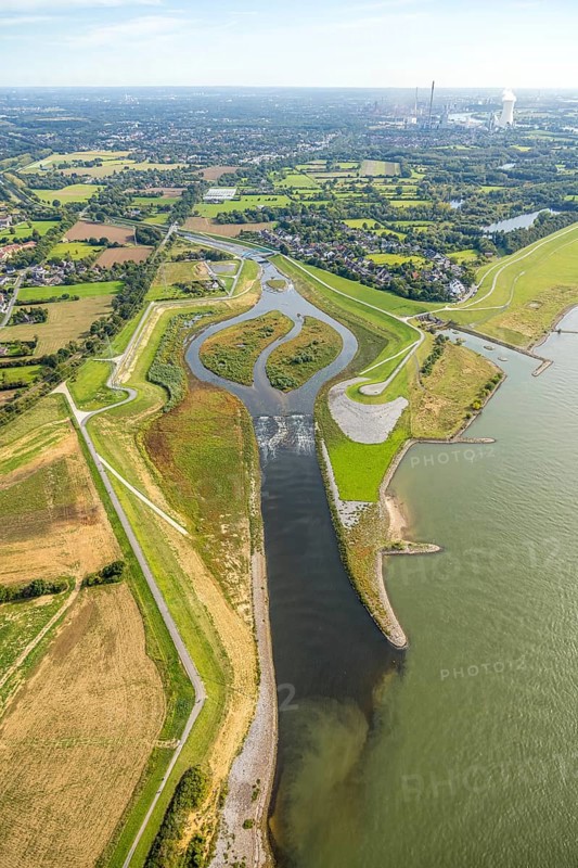 Aerial view, Emscher renaturalisation river Emscher, new Emscher estuary city border Dinslaken/Voerde with Emscher delta and river Rhine, next to it the old Emscher estuary, Eppinghoven, Dinslaken, Ruhr area, North Rhine-Westphalia, Germany, DE, Emscher renaturalisation, Europe, Hanseatic city, aerial view, aerial photography, aerial photography, Lower Rhine, overview, bird's-eye view, overview