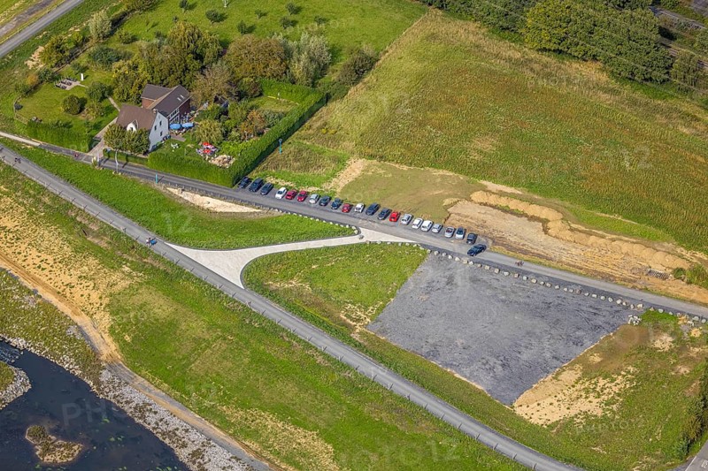 Aerial view, Hof Emschermündung Cafe and Gastronomy, car park street Am Hagelkreuz am Fluss Emcher, Eppinghoven, Dinslaken, Ruhr area, North Rhine-Westphalia, Germany, outdoor gastronomy, beer garden, café, DE, food and drink, Europe, inn, gastronomy, Hanseatic city, aerial view, aerial photography, aerial photography, Lower Rhine, restaurant, parasols, overview, bird's eye view, birds-eyes view, overview
