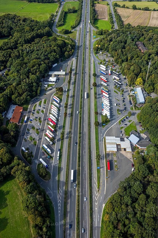 Aerial view, service area Hünxe-Ost and Hünxe-West, petrol station and rest area with truck parking on the A3 motorway and Hünxe junction, Hünxe, Ruhr area, North Rhine-Westphalia, Germany, DE, Europe, aerial view, aerial photography, aerial photography, Lower Rhine, service area, rest area, overview, bird's-eye view, overview