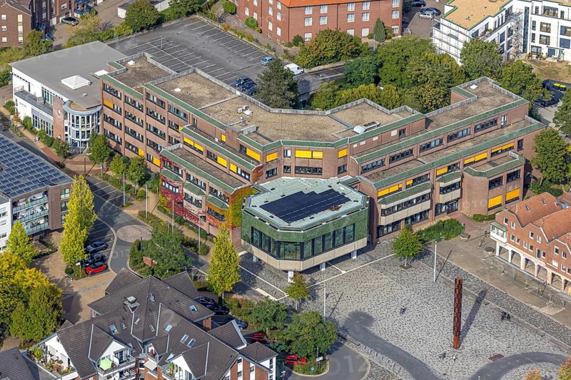 Aerial view, Voerde town hall and town hall square, Voerde, Ruhr area, North Rhine-Westphalia, Germany, authority, DE, Europe, aerial view, aerial photography, aerial photography, Lower Rhine, overview, Voerde (Lower Rhine), bird's eye view, birds-eyes view, overview