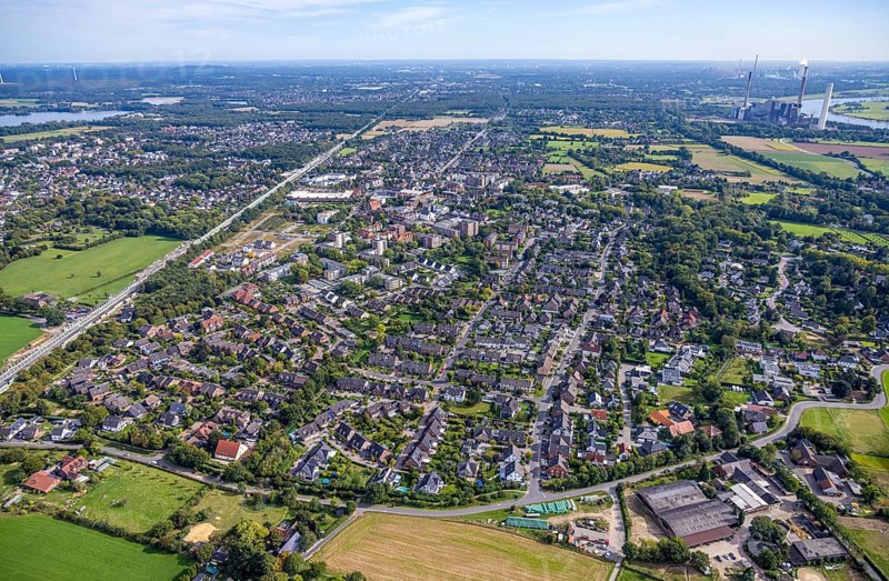 Aerial view, residential area, local view Voerde, extension of the Betuweroute and Betuwe-Line railway line, behind Voerde power station, Voerde, Ruhr area, North Rhine-Westphalia, Germany, DE, Europe, aerial view, aerial photography, aerial photography, Lower Rhine, overview, Voerde (Lower Rhine), bird's eye view, birds-eyes view, overview
