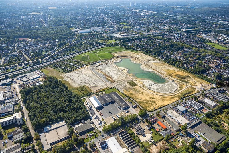 Aerial view of the former harness racing track Recklinghausen, on the A2 motorway, with northern tangent of Blitzkuhlenstraße, König-Ludwig, Recklinghausen, Ruhr area, North Rhine-Westphalia, Germany