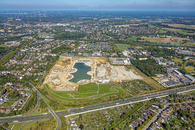 Aerial view of the former harness racing track Recklinghausen, on the A2 motorway, with northern tangent of Blitzkuhlenstraße, König-Ludwig, Recklinghausen, Ruhr area, North Rhine-Westphalia, Germany