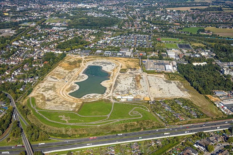 Aerial view of the former harness racing track Recklinghausen, on the A2 motorway, with northern tangent of Blitzkuhlenstraße, König-Ludwig, Recklinghausen, Ruhr area, North Rhine-Westphalia, Germany