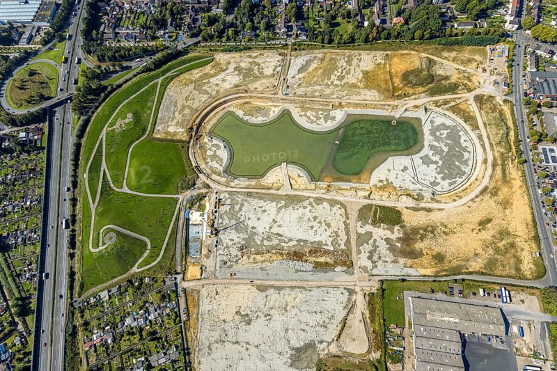 Aerial view of the former harness racing track Recklinghausen, on the A2 motorway, with northern tangent of Blitzkuhlenstraße, König-Ludwig, Recklinghausen, Ruhr area, North Rhine-Westphalia, Germany