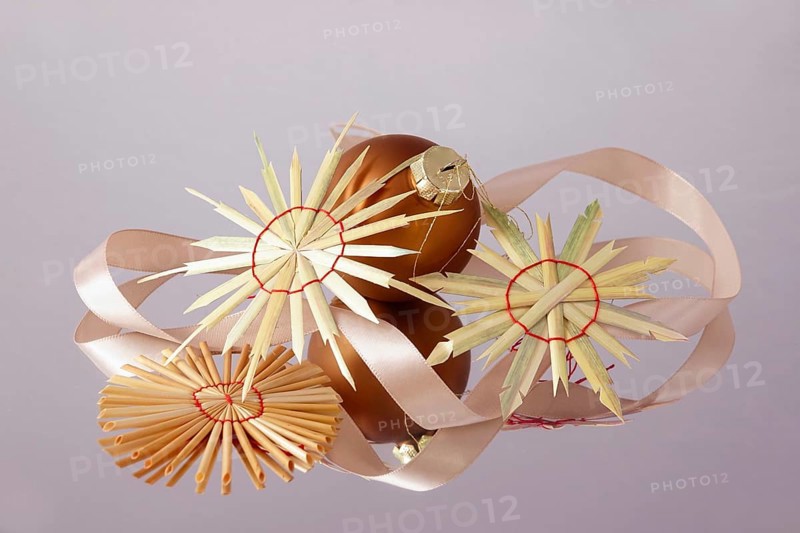 Christmas decoration, Christmas tree baubles, home-made straw stars, Germany