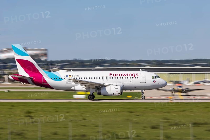 Stuttgart Airport with aircraft on the runway. Aircraft registration number: D-AGWV, Eurowings, Airbus A319-100, Stuttgart, Baden-Württemberg, Germany