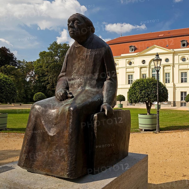 Käthe Kollwitz monument by Gustav Seitz in front of the Käthe Kollwitz Museum Berlin, theatre building, Charlottenburg Palace, Berlin, Germany