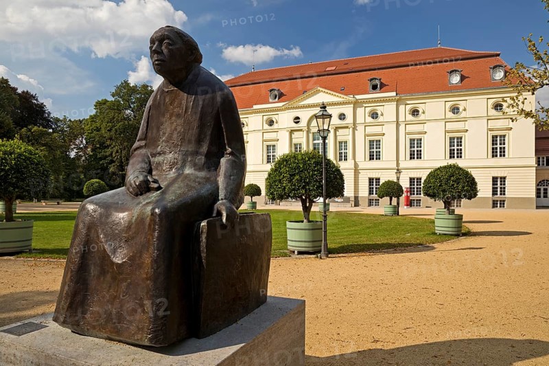 Käthe Kollwitz monument by Gustav Seitz in front of the Käthe Kollwitz Museum Berlin, theatre building, Charlottenburg Palace, Berlin, Germany