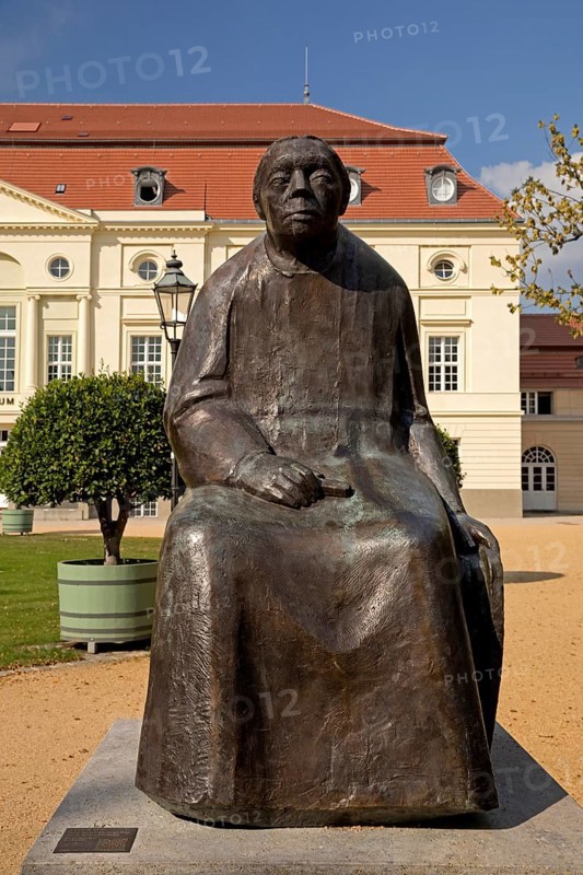 Käthe Kollwitz monument by Gustav Seitz in front of the Käthe Kollwitz Museum Berlin, theatre building, Charlottenburg Palace, Berlin, Germany