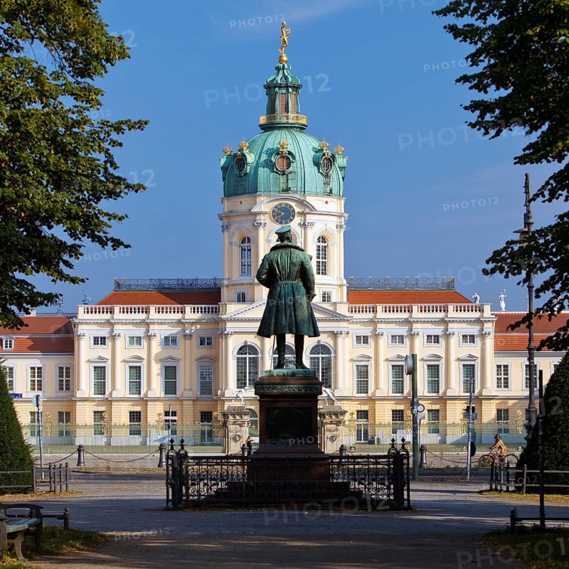 Charlottenburg Palace on Spanndauer Damm, seen from the Schlosstasse with the monument to Albrecht of Prussia, Berlin, Germany