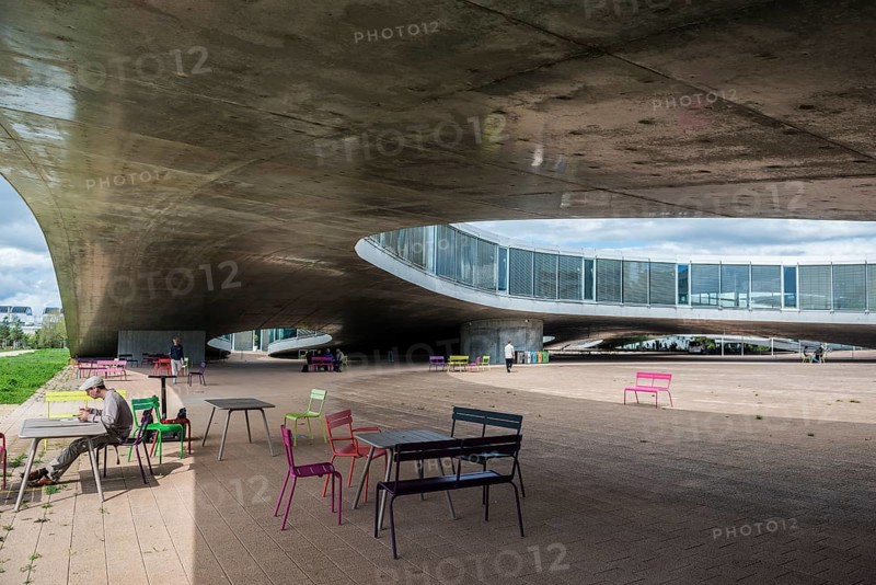 Rolex Learning Centre, SANAA architects, École polytechnique fédérale de Lausanne, EPFL, Lausanne, Switzerland