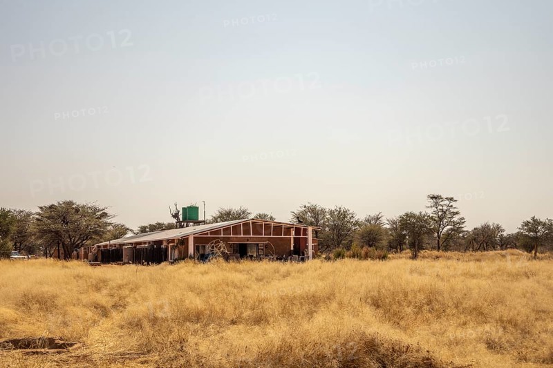 Outjo is a quiet Namibian town surrounded by savannas and hills, with dry sunny nature, calm daily life and with amazing houses