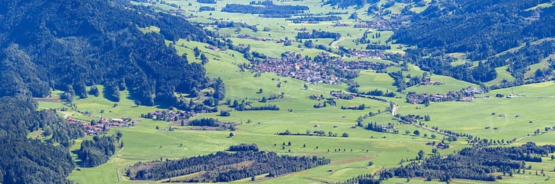 Panorama from Mittagberg, 1451m, into the Upper Illertal with the municipality of Rettenberg, behind it the district of Kranzegg, Oberallgäu, Allgäu, Bavaria, Germany