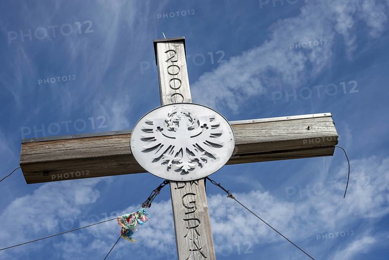 Summit cross, Aggenstein, 1986m, Tannheimer Berge, Allgäu Alps, Allgäu, Bavaria, Germany