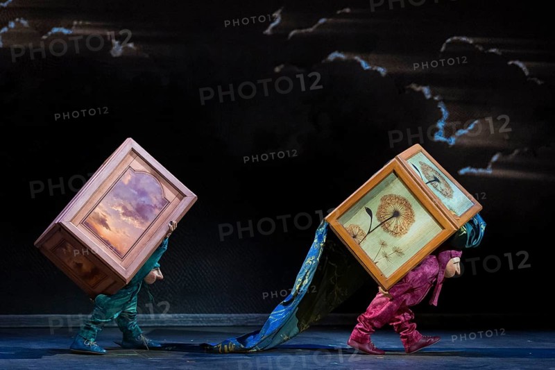 Two artists dressed up at the press screening of Alizé, a joint production by Cirque du Soleil and Live Nation at the Theater am Potsdamer Platz, Berlin, 23/09/2025