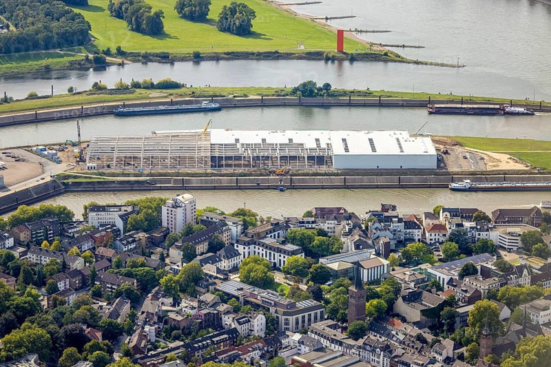 Aerial view, logistics hall construction site and new building on Mercatorinsel, Ruhrort, Duisburg, Ruhr area, North Rhine-Westphalia, Germany, construction work, construction area, construction site, building plots, construction project, construction site, DE, Europe, island, logistics, aerial photograph, aerial photography, aerial photography, new building, overview, bird's-eye view, overview