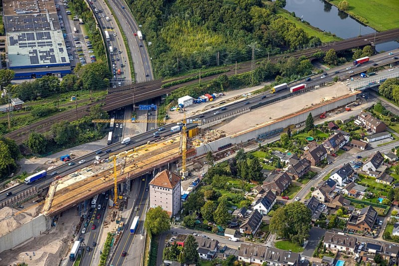 Aerial view, Kaiserberg motorway junction with construction site and bridge construction, Werthacker bunker, Duissern, Duisburg, Ruhr area, North Rhine-Westphalia, Germany, construction work, construction area, construction site, building plots, construction project, construction site, bridge construction, DE, Europe, major construction site, aerial view, aerial photography, aerial photography, new construction, road traffic, overview, bird's eye view, bird's eye view, overview
