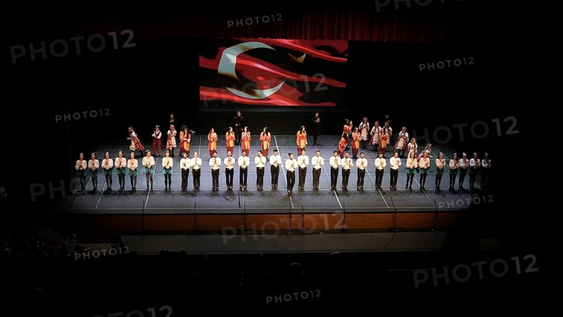 Members of Fire of Anatolia, also known as Anadolu Atesi, bow to the audience after their performance at Gaziantep University. The troupe enjoys worldwide fame and holds Guinness World Records for its achievements, Gaziantep, Gaziantep, Türkiye