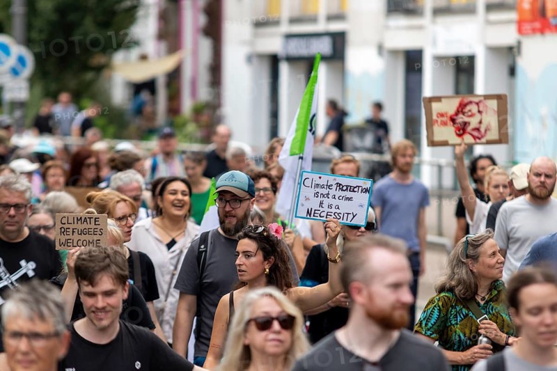 Worldwide climate strike by Fridays for Future under the motto Exit Gas - Enter Future, demonstration with rally at the fish market, Hamburg, Germany