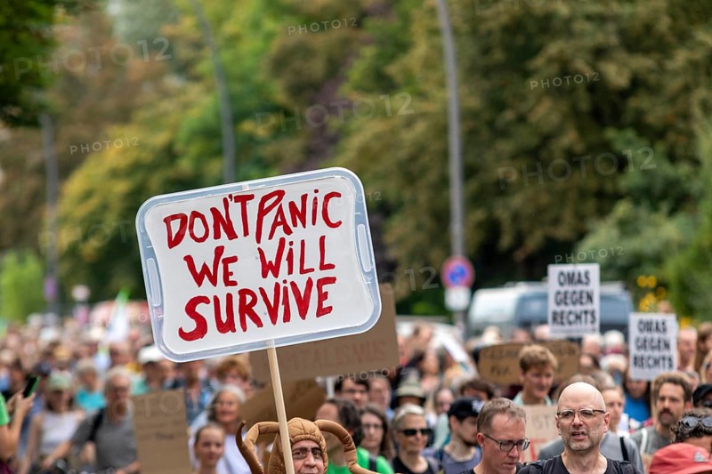 Worldwide climate strike by Fridays for Future under the motto Exit Gas - Enter Future, demonstration with rally at the fish market, Hamburg, Germany