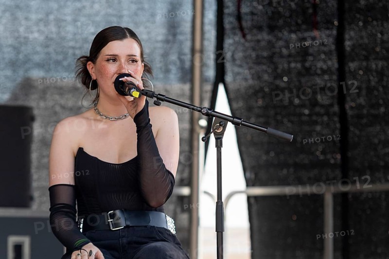 Singer Marisabelle live on stage at the global climate strike organised by Fridays for Future under the motto Exit Gas - Enter Future, demonstration with rally at the fish market, Hamburg, Germany