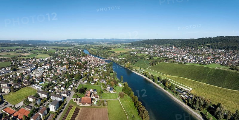 Aerial view, panorama of Diessenhofen with the historic wooden bridge over the Rhine, on the right the German municipality of Gailingen am Hochrhein, with a vineyard, vineyard slope, Canton Thurgau, Switzerland