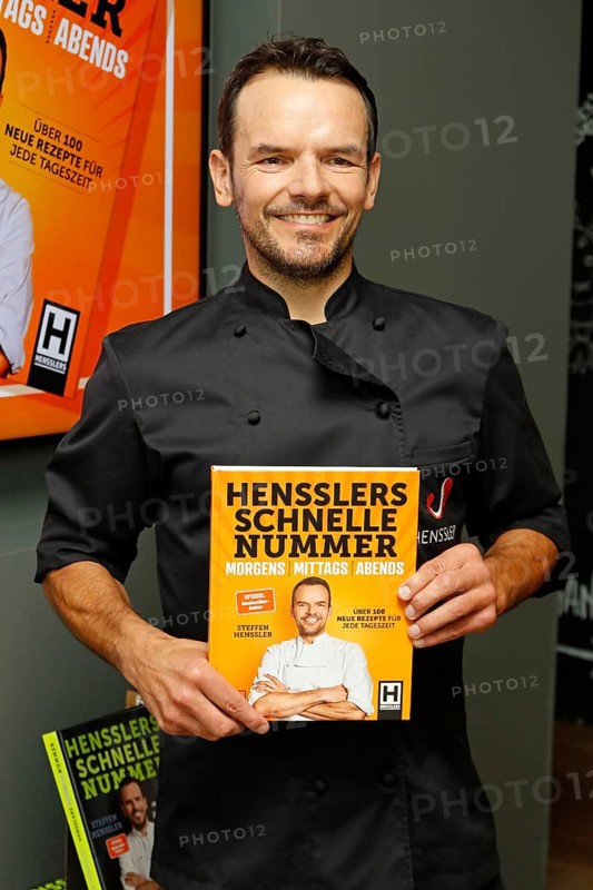 Chef Steffen Henssler at the presentation of his new cookbook HENSSLERS SCHNELLE NUMMER - mornings, lunchtimes, evenings in Henssler's kitchen, Hamburg, Germany