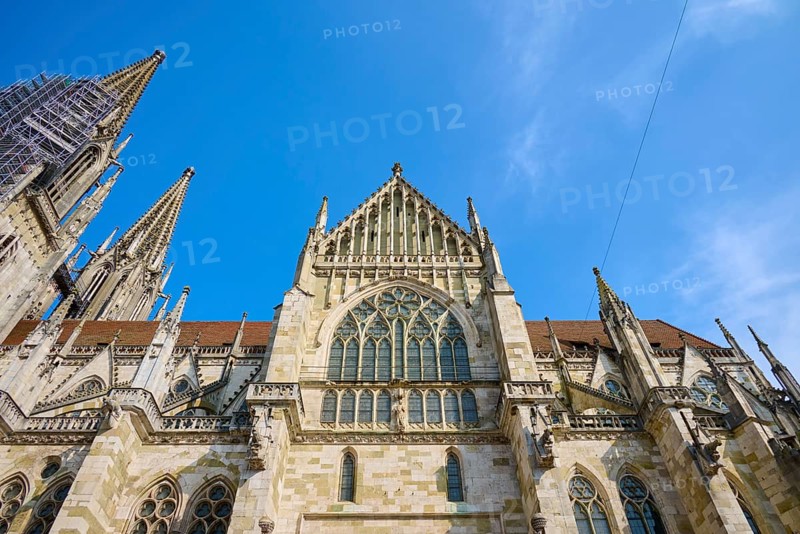 Imposing Gothic cathedral with striking towers under a clear sky, St Peter's Cathedral, Regensburg, Bavaria, Germany