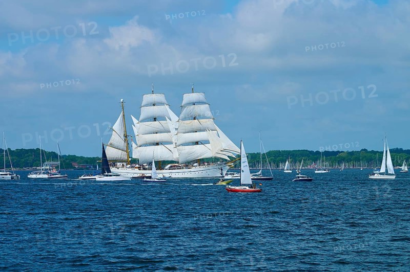 A tall ship Gorch Fock on the sea between several other boats, Windjammer Parade Kiel 2025, Heikendorf, Plön district, Kiel Fjord, Schleswig-Holstein, Germany