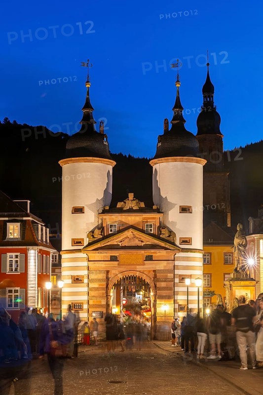 City Gate Old Bridge, River, Blue Hour, Heidelberg, Electoral Palatinate, Baden-Württemberg, Germany