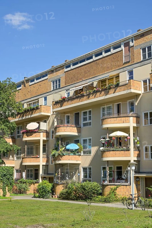 Residential buildings by Hugo Häring, Goebelstraße, Siemensstadt housing estate, Spandau, Berlin, Germany
